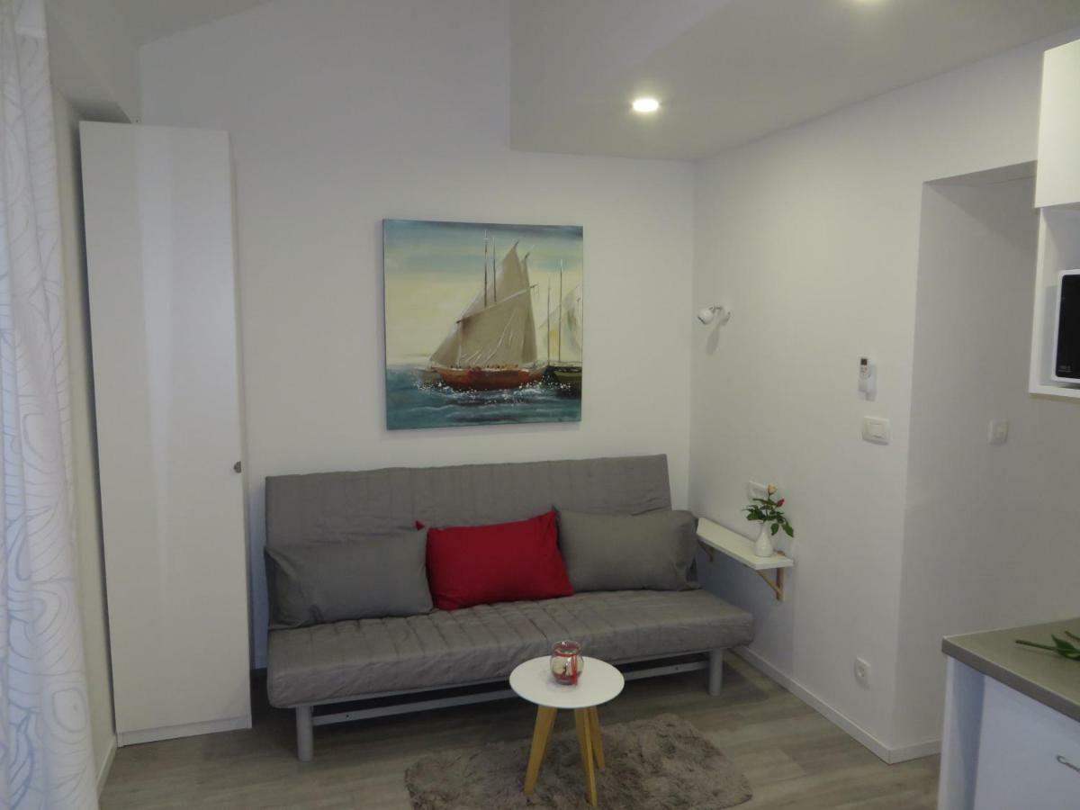 Apartmani Raos Dugi Rat Eksteriør billede