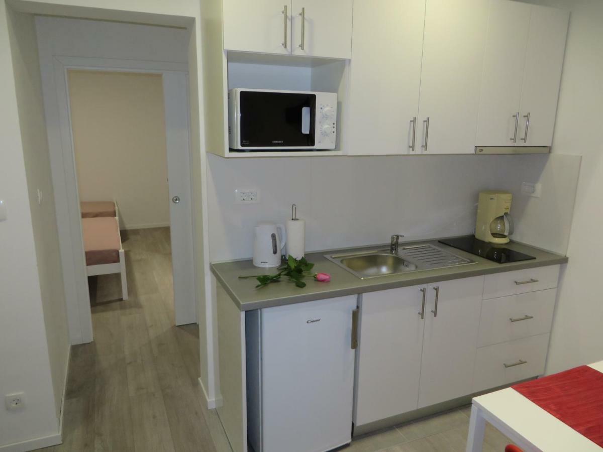 Apartmani Raos Dugi Rat Eksteriør billede